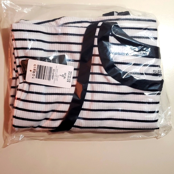 ❤️NWT VINTAGE TORRID STRIPE TANK TOP SUPER SOFT SCOOP NECK SLEEVELESS PLUS SIZE - Picture 3 of 10